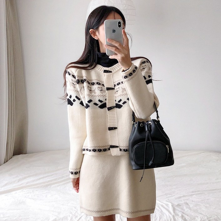 요시아나 [당일발송] 퍼피 떡뽁이 단추 니트 가디건 미니 스커트 투피스 세트 2컬러