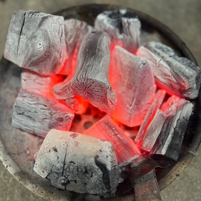 아인 숯타인 흑백요리사도 인정한 최고급 백탄 캠핑 바베큐 비장탄 두번구운백참숯 야외용 고기집 바베큐 구이용 업소용 11, 5kg, 2개