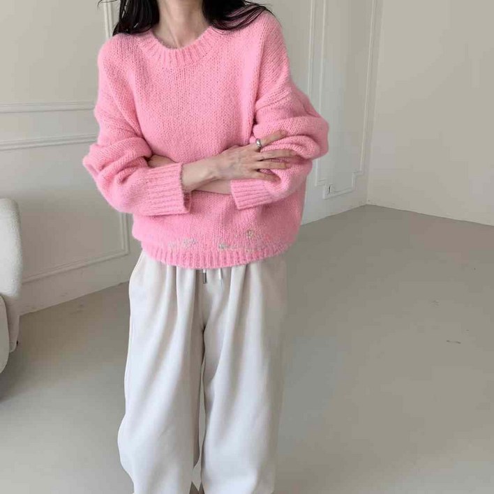 우아글로벌 울혼방 고퀄 라운드넥 포근 스웨터 우아글로벌 울혼방 고퀄 라운드넥 포근 스웨터