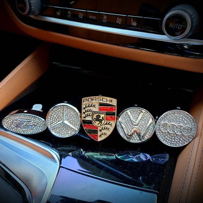 OL05 올리바노 큐빅 엠블럼 차량용 방향제 자동차디퓨저 리필형 블랙체리