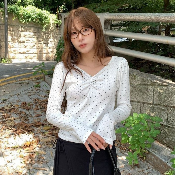 라라온 여성용 순면 도트 브이넥 셔링 긴팔 티셔츠 25TSP3497