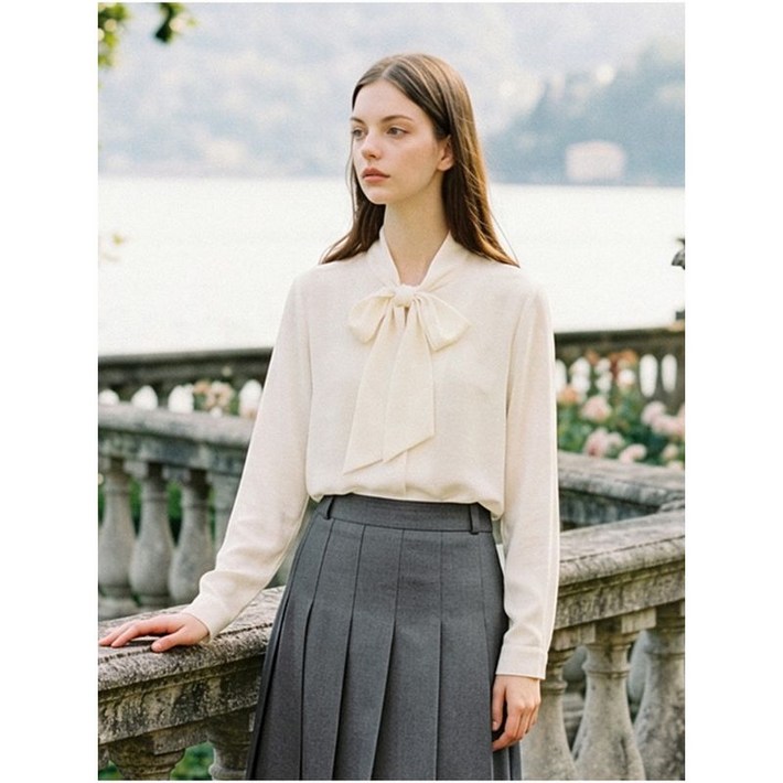 숲 타이넥 실루엣 블라우스 SC2LSJ1