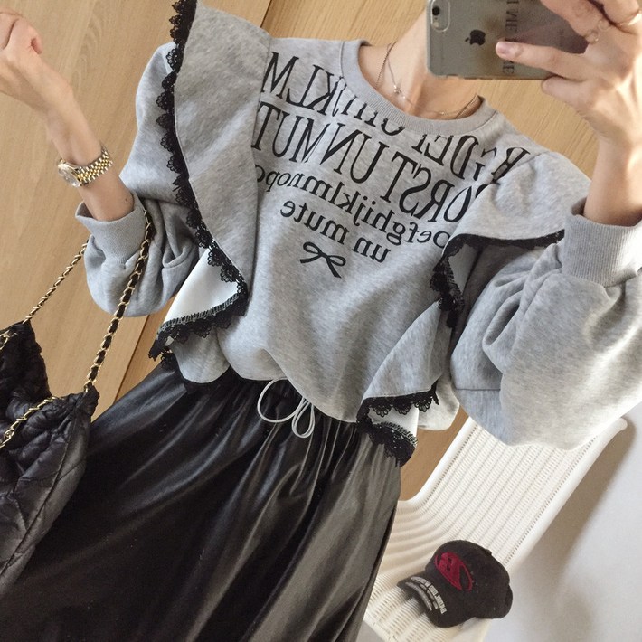 아이미마인 윙스 레터링 레이스 프릴 라운드 루즈핏 벌룬소매 스트링 세미크롭 맨투맨 2color