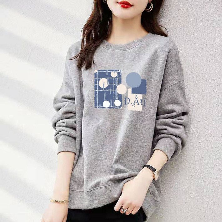 ROYALBELLE 여성 얇은 프린트 라운드넥 맨투맨 루즈핏 빅사이즈 캐주얼 긴팔 맨투맨 J090332