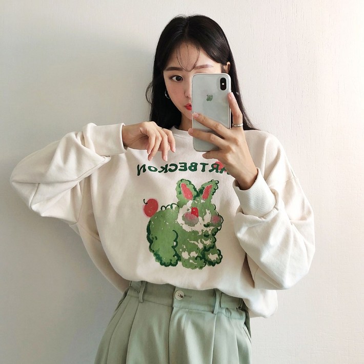 러브앤시티 여성 레빗 맨투맨 MTM 세미 크롭 라운드티셔츠 가을 겨울 쭈리 기모