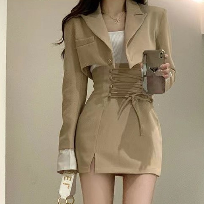 마리하우스 베이지 크롭자켓 꼬임치마 투피스 세트