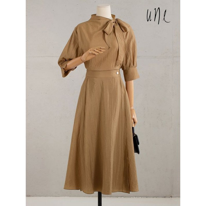 윈 UNE그레이스넥 랩스커트원피스
