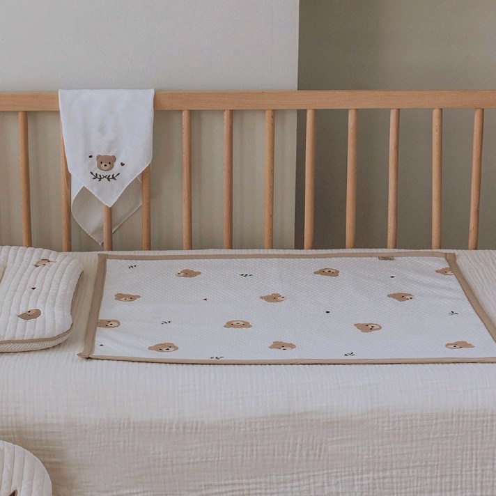 쿵스쿵스 논슬립 밤부 아기방수패드 미니사이즈 신생아 방수요 아기 휴대용 패드, 1개