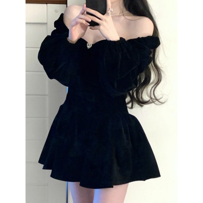 네온스위트 프렌치 빈티지 벨벳 원피스 여 추동 스퀘어넥 슬림해 보이는 블랙 볼륨 스커트