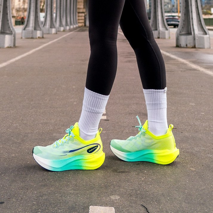 REVONIX 카본화 스위프트X-Pro 러닝화 CSX76 MINTYELLOW