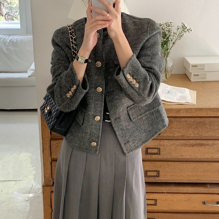 루어스룸 보에 여성 겨울 자켓 금장 골드 단추 라운드 노카라 핸드메이드코트 울 자켓