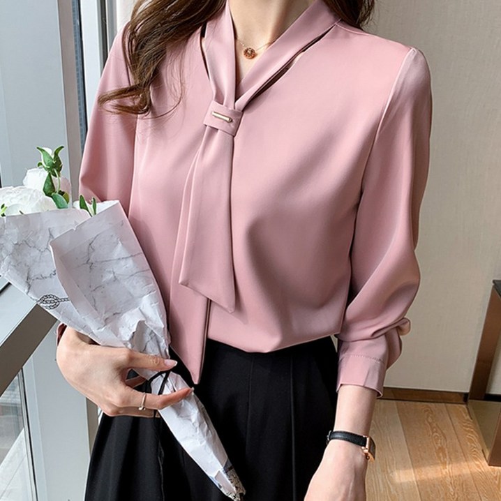 로렌미 메탈장식 타이넥 블라우스 S250806FW15