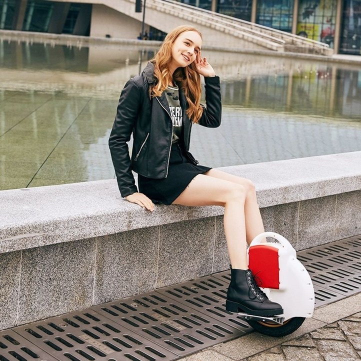 입문용외발휠 보조바퀴 왕발통 전동휠 튼튼한거치대 초보 균형 판 부업 표준 블랙 60V