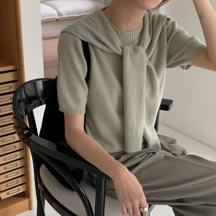 클래식 홀가먼트 여성 울 백 100 어깨 숄 니트 스카프 머플러 목도리 가디건 출근 하객 룩