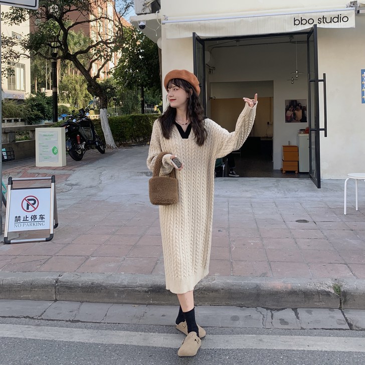 여성 도톰 카라 배색 꽈배기 루즈핏 오버핏 케이블 니트 원피스