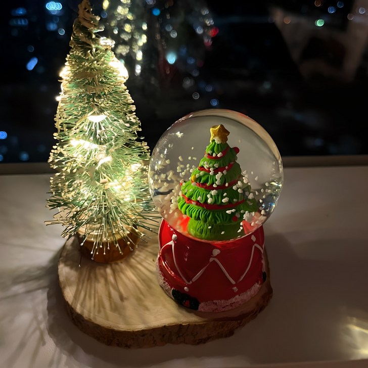 챌린즈 크리스마스 미니트리 소품 세트조명포함