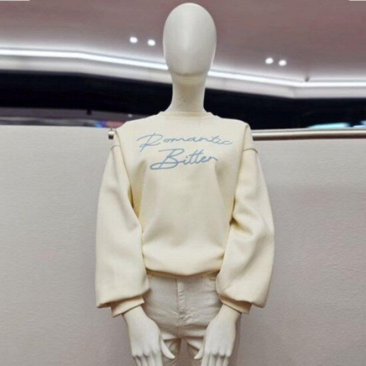 부루＆쥬디 부루앤쥬디 BBRBTG102C 여성 테리 로맨틱 루즈 프린트 맨투맨 티셔츠