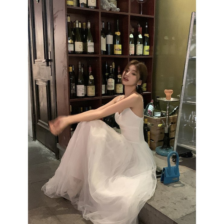 우아글로벌 화이트 레이스 뷔스티에 샤 롱 원피스 우아글로벌 화이트 레이스 뷔스티에 샤 롱 원피스